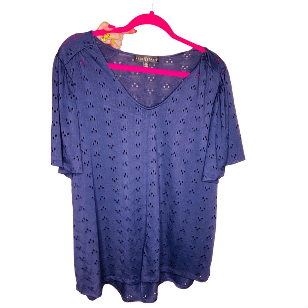 Navy light weight top